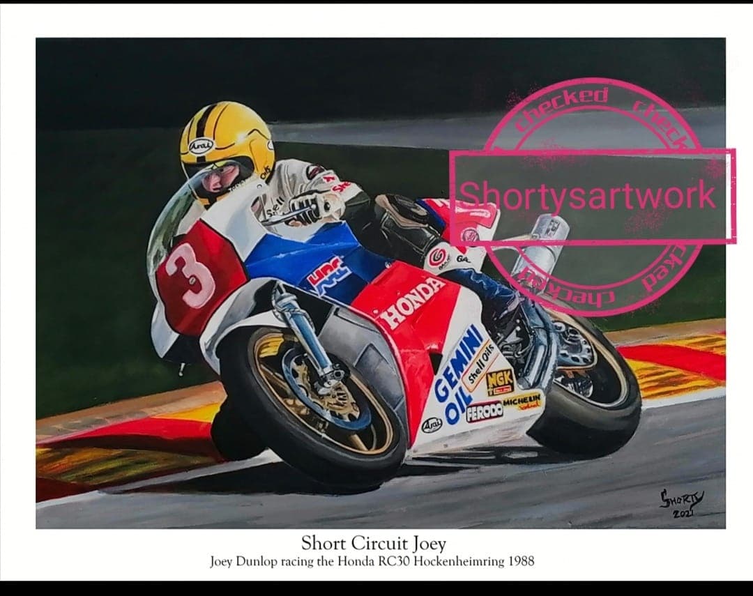 Joey Dunlop short-circuit racing in a close pack of bikes